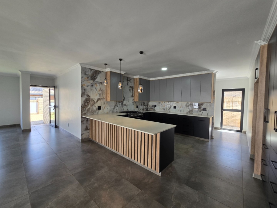 3 Bedroom Property for Sale in Van Der Hoff Park North West